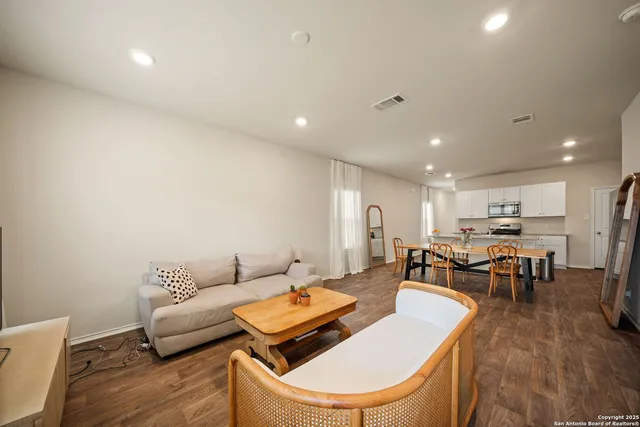 $1,795 | 6522 Bleak Hills Boulevard, San Antonio, TX 78252