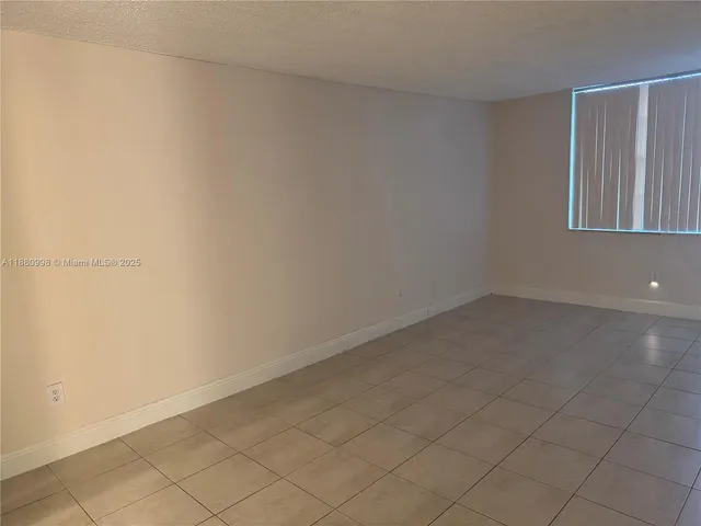 $135,000 | 486 Northwest 165th Street, Unit B506, Miami, FL 33169