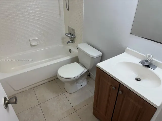 $135,000 | 486 Northwest 165th Street, Unit B506, Miami, FL 33169