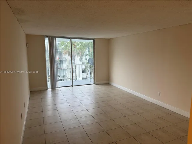 $135,000 | 486 Northwest 165th Street, Unit B506, Miami, FL 33169