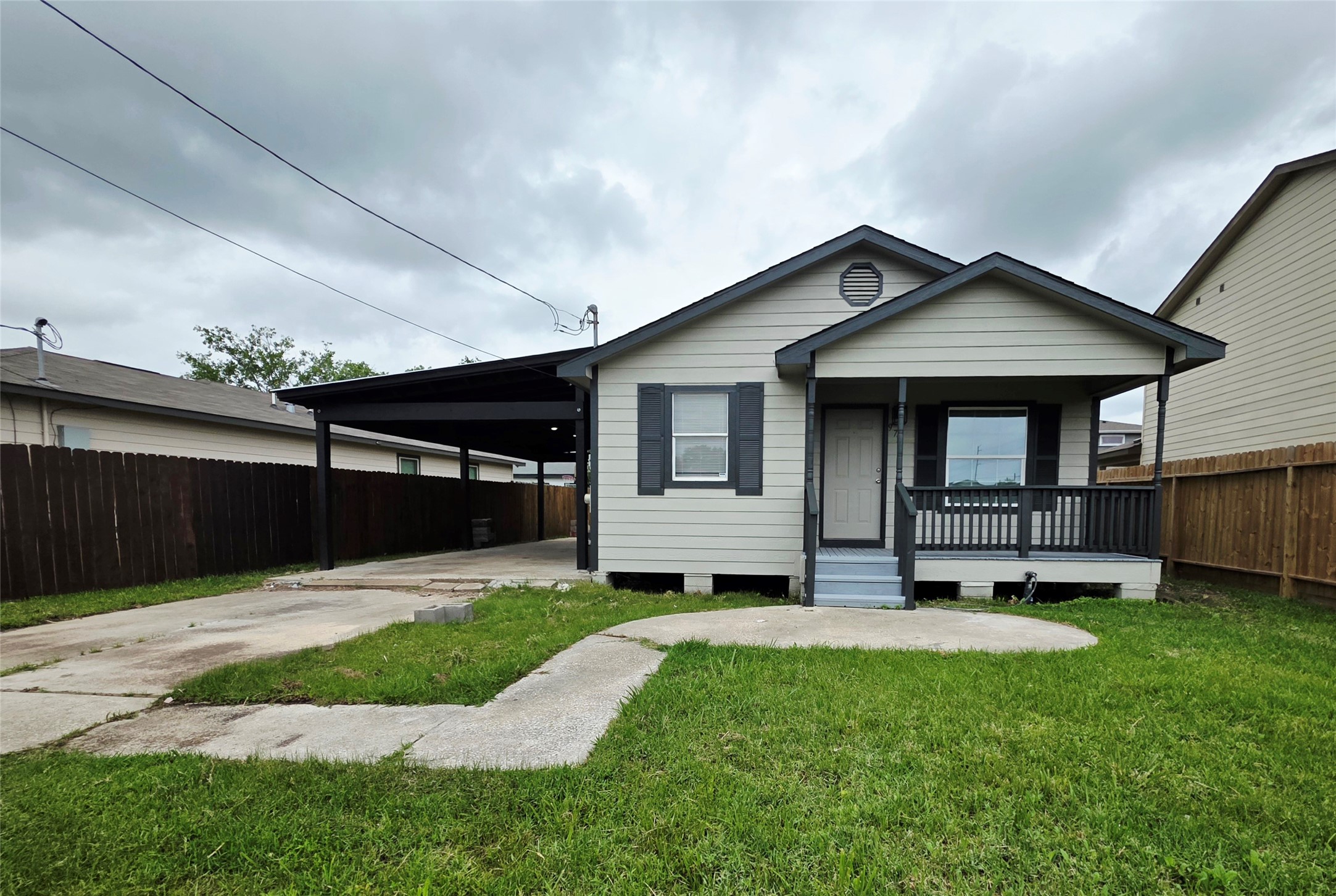 9713 Yuma Street Houston, TX 77029 - Photo 3 of 18 Home is fenced in