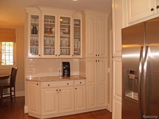 1236 Yorkshire Road Grosse Pointe, MI 48230 - Photo 10 of 25 Kitchen