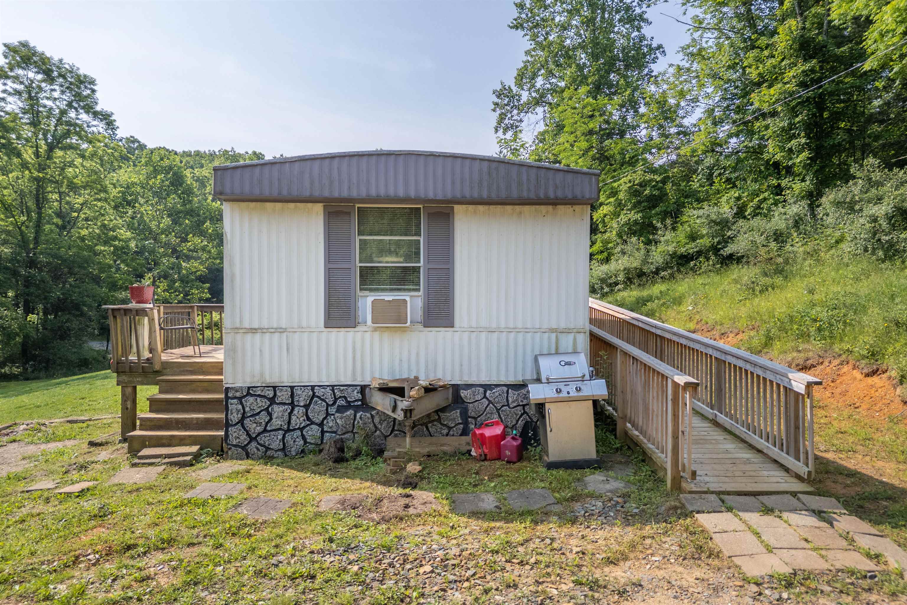 2268 Reedsville Road Northwest Willis, VA 24380 - Photo 7 of 77 Gallery Image 7
