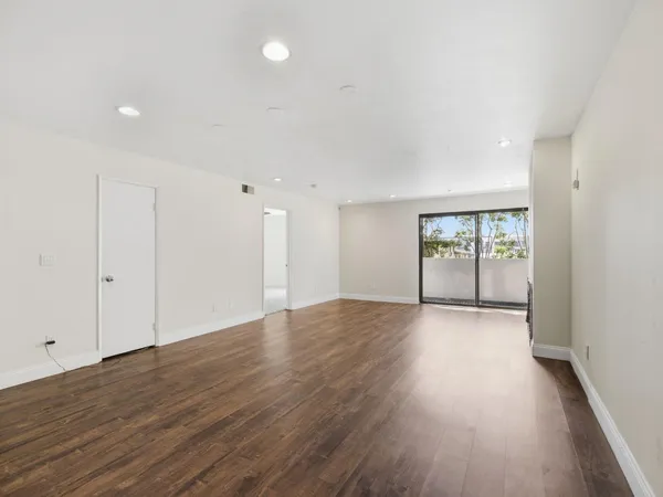 $3,695 | 1940 Highland Oaks Drive, Unit 28, Arcadia, CA 91006