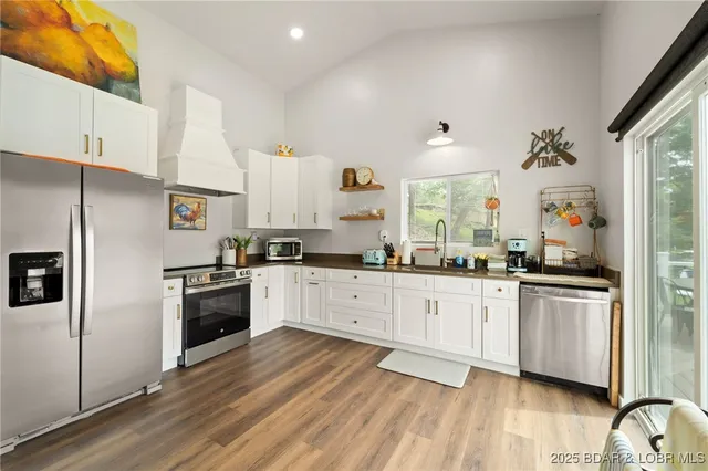 $805,000 | 805 Robin Hood Lane, Roach, MO 65787