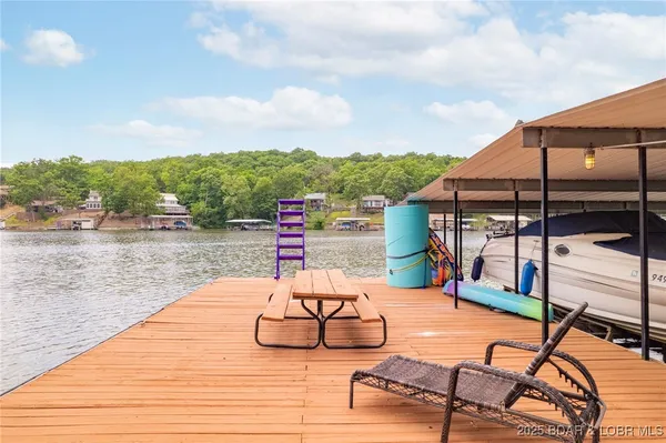 $805,000 | 805 Robin Hood Lane, Roach, MO 65787