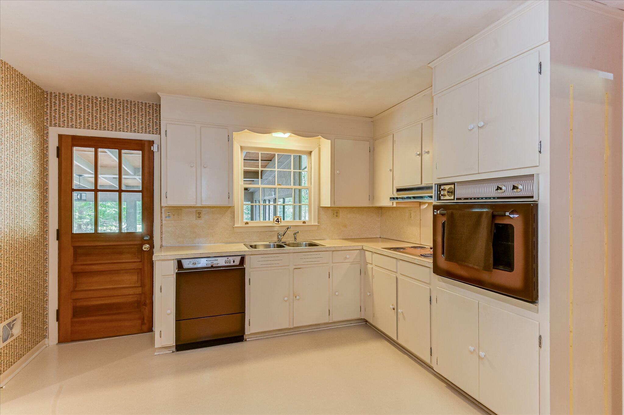 4 Parsons Circle Southwest Aiken, SC 29803 - Photo 12 of 47