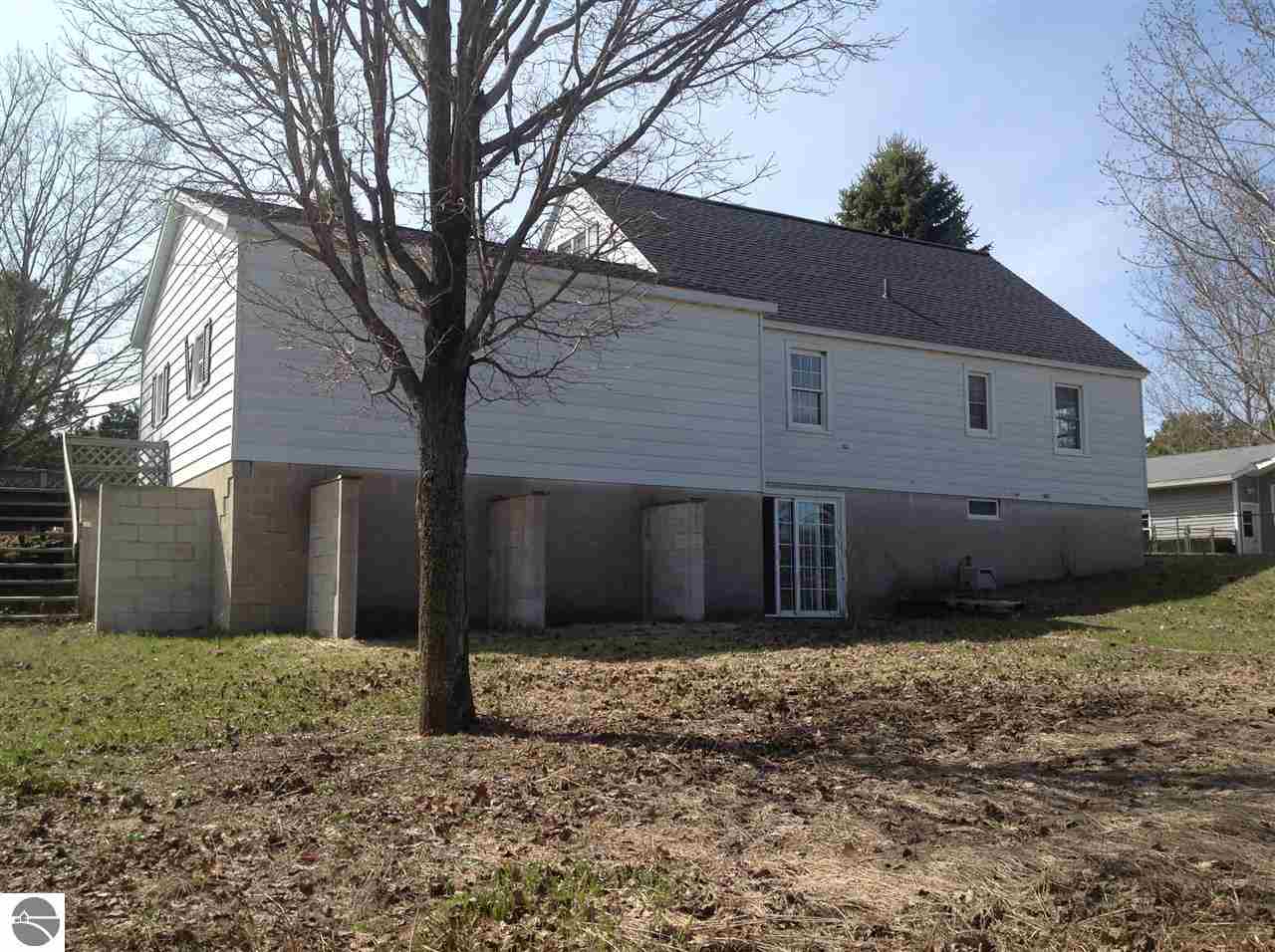 884 High Lake Road Traverse City, MI 49696 - Photo 2 of 35 1788346-1.JPG