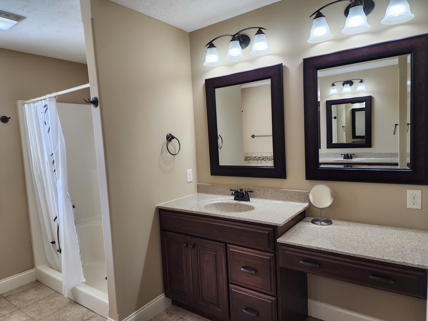 2008 Savanna Drive Champaign, IL 61822 - Photo 39 of 62 a bathroom with double vanity sink and a mirror