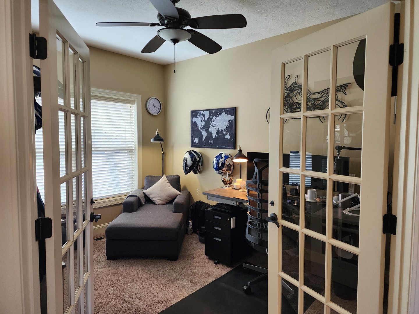 2008 Savanna Drive Champaign, IL 61822 - Photo 4 of 62 a living room with furniture