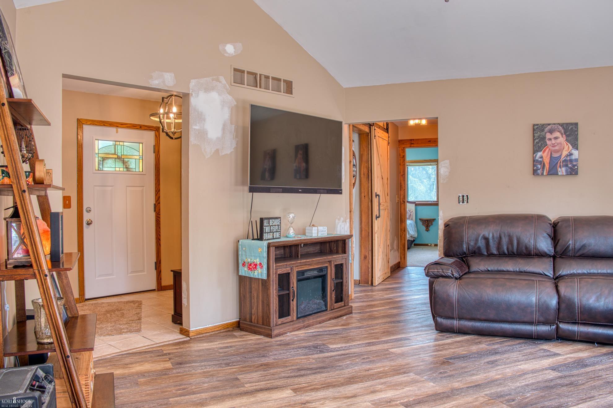 2400 Rowley Road Williamston, MI 48895 - Photo 11 of 29 50146375-8e636600-4cd3-4f9f-a8a8-8e29ff16ebb6.JPG