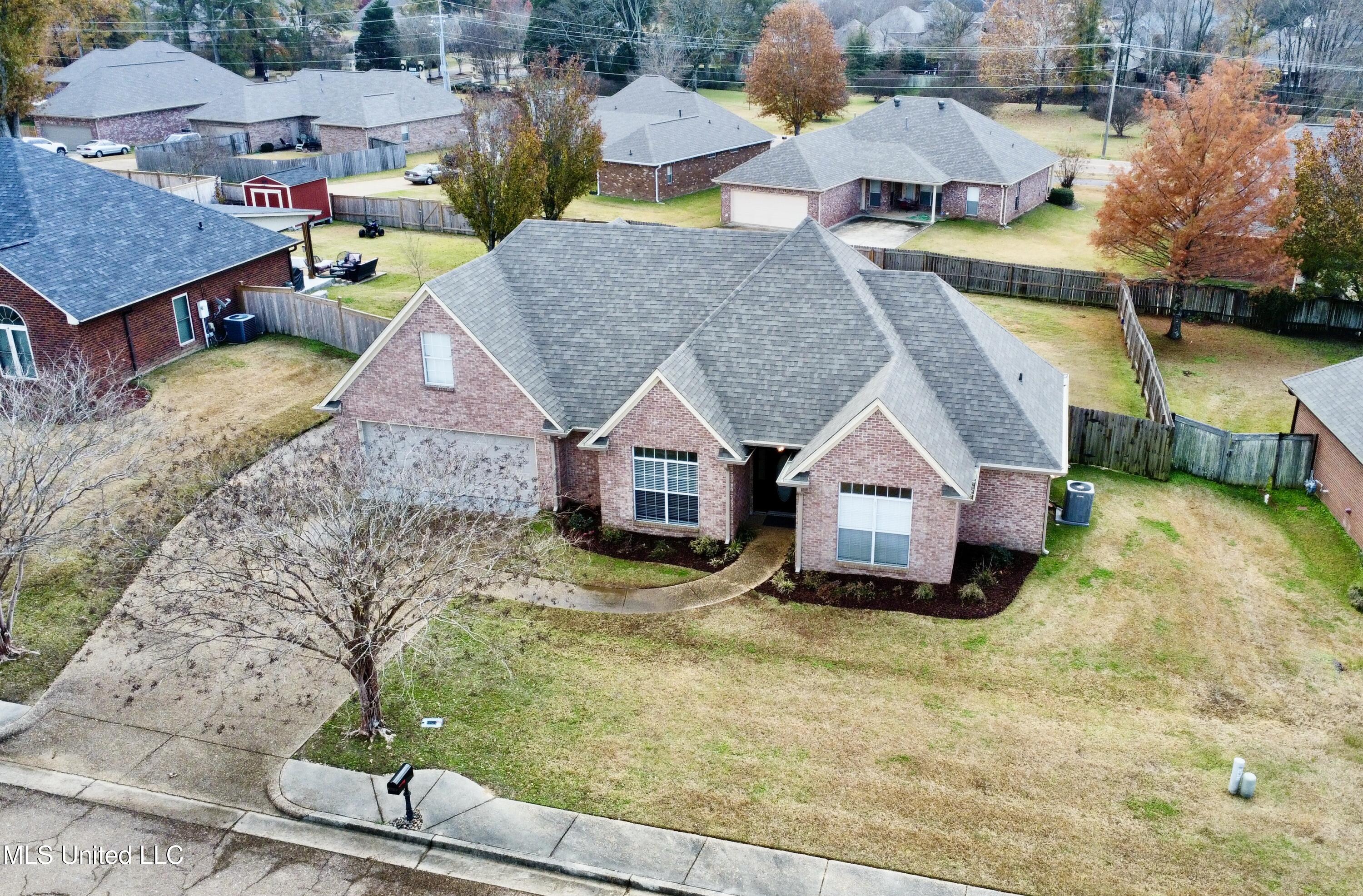 105 Pawnee Place Clinton, MS 39056 - Photo 5 of 43 dji_fly_20241210_115442_995_173385333850