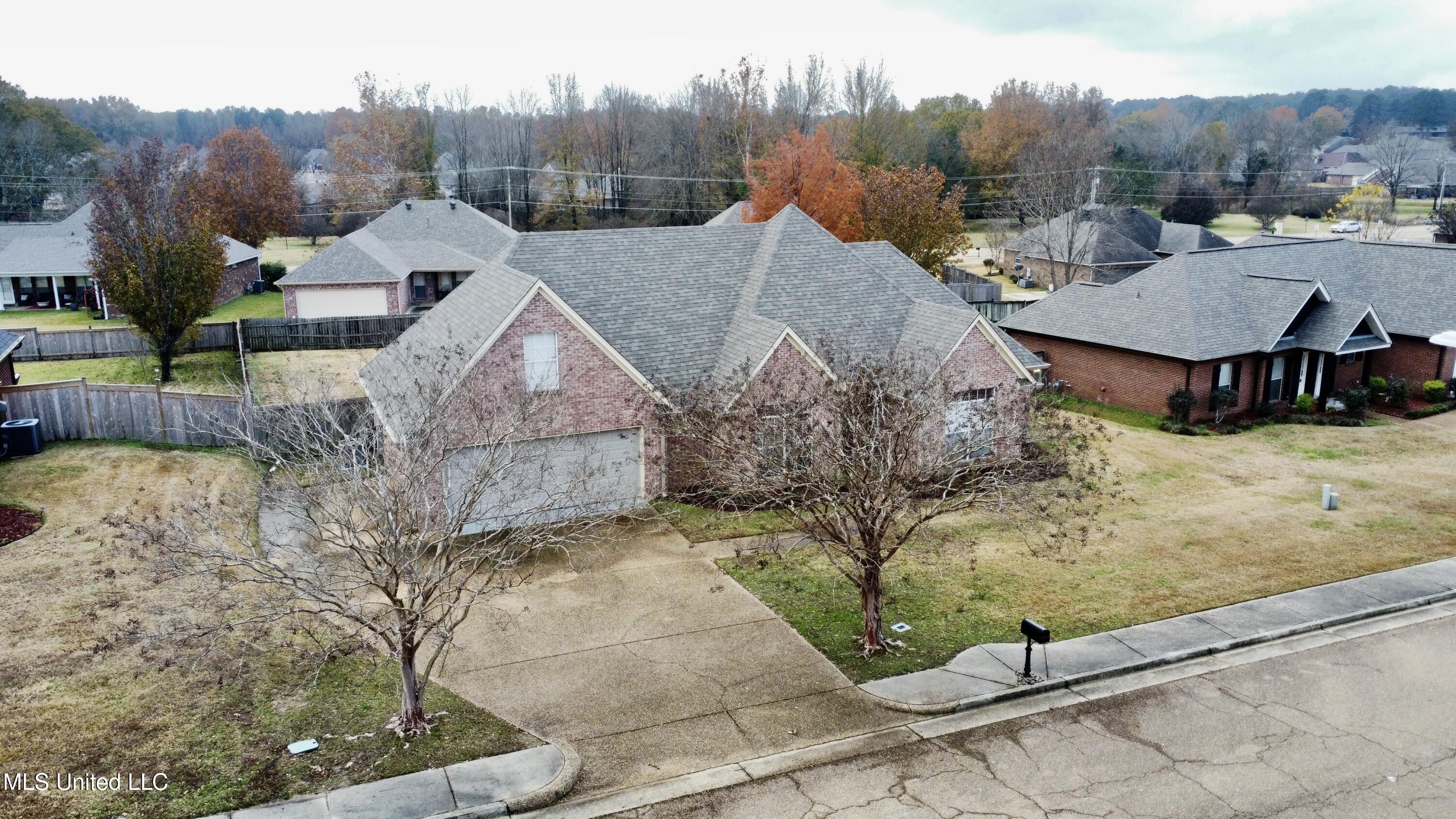 105 Pawnee Place Clinton, MS 39056 - Photo 8 of 43 dji_fly_20241210_115224_990_173385315885