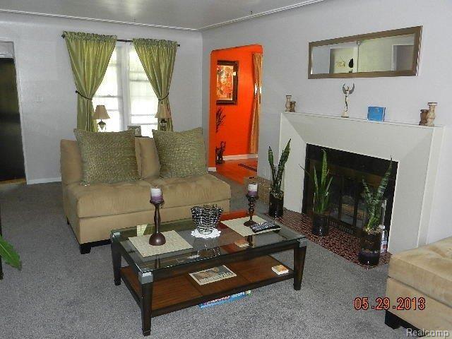 17627 Cornell Road Southfield, MI 48075 - Photo 5 of 18 DSCN0622.JPG