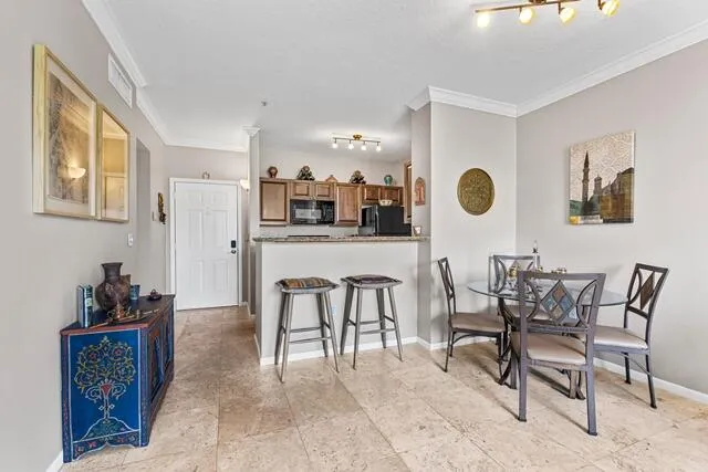 $369,000 | 580 South Sapodilla Avenue, Unit 304, West Palm Beach, FL 33401