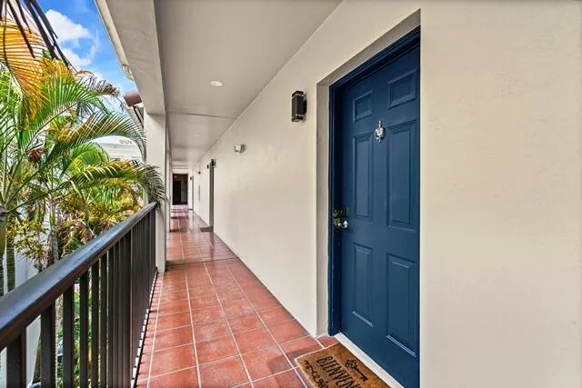 $369,000 | 580 South Sapodilla Avenue, Unit 304, West Palm Beach, FL 33401