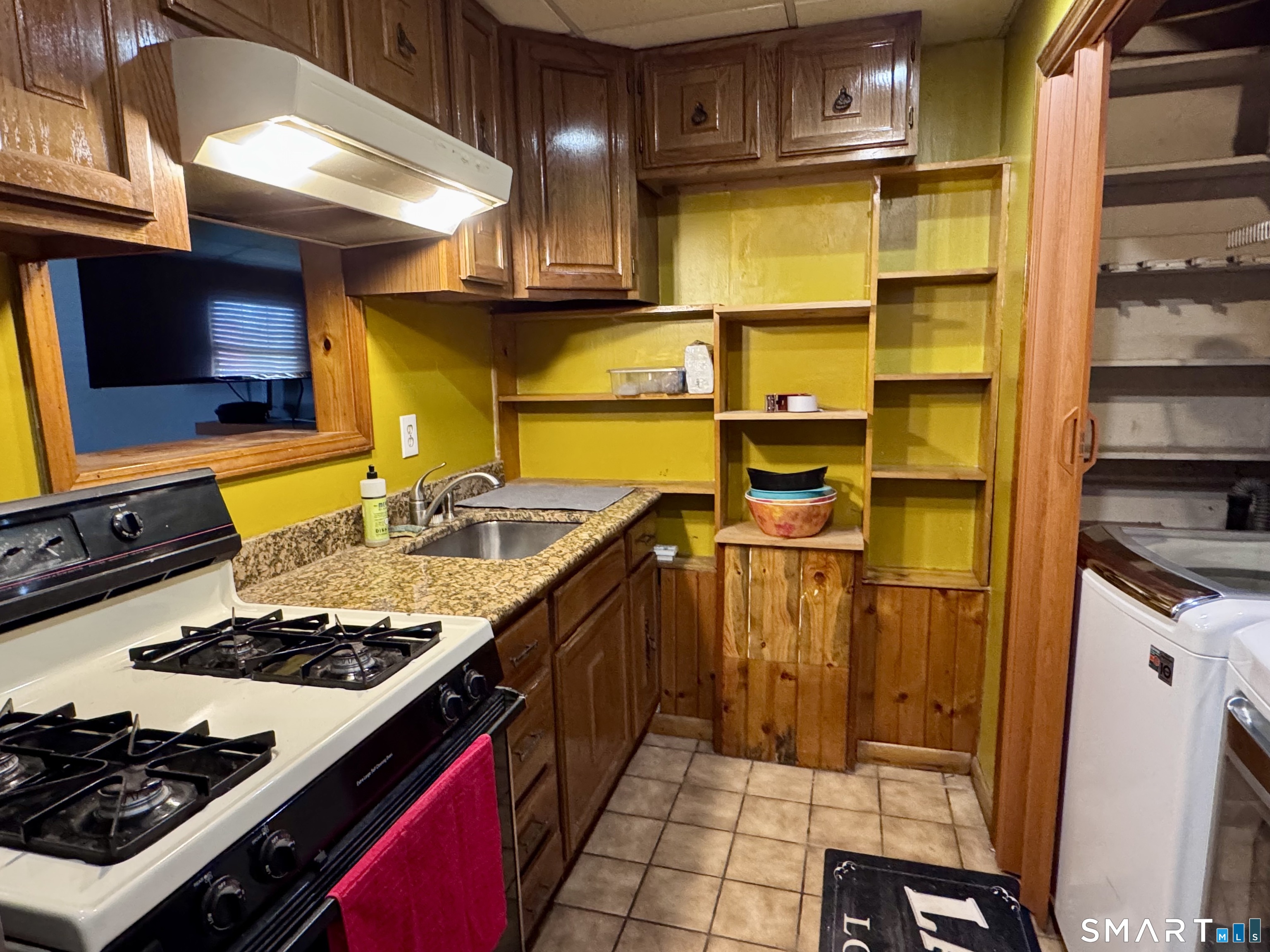 24 Middle Road Enfield, CT 06082 - Photo 25 of 38