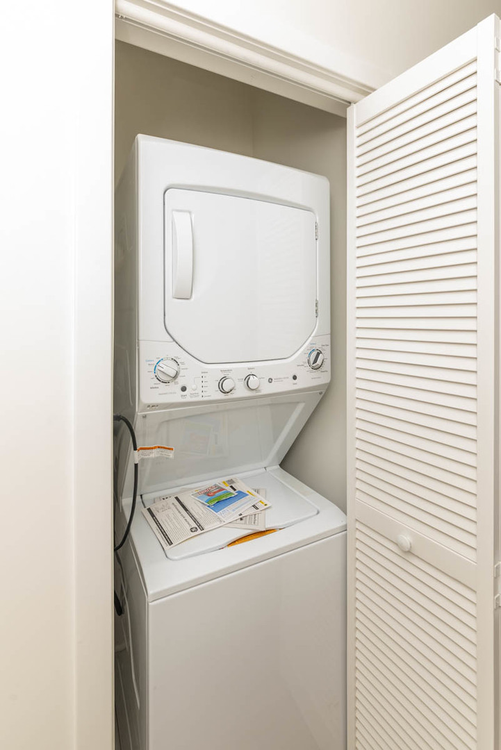 2825 North Rockwell Street, Unit 2 Chicago, IL 60618 - Photo 18 of 22 a utility room with dryer and washer
