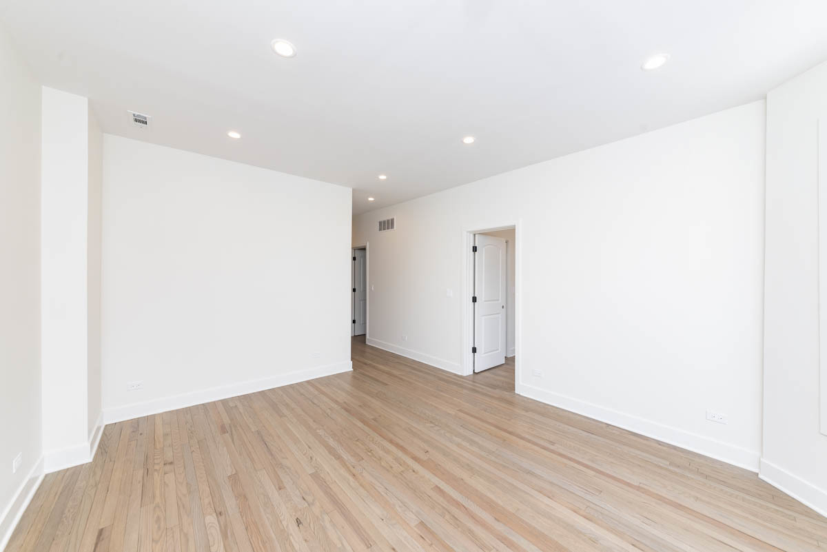 2825 North Rockwell Street, Unit 2 Chicago, IL 60618 - Photo 5 of 22 a view of an empty room