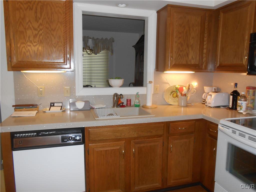 1201 Butztown Road, Unit 23 Bethlehem, PA 18017 - Photo 3 of 9