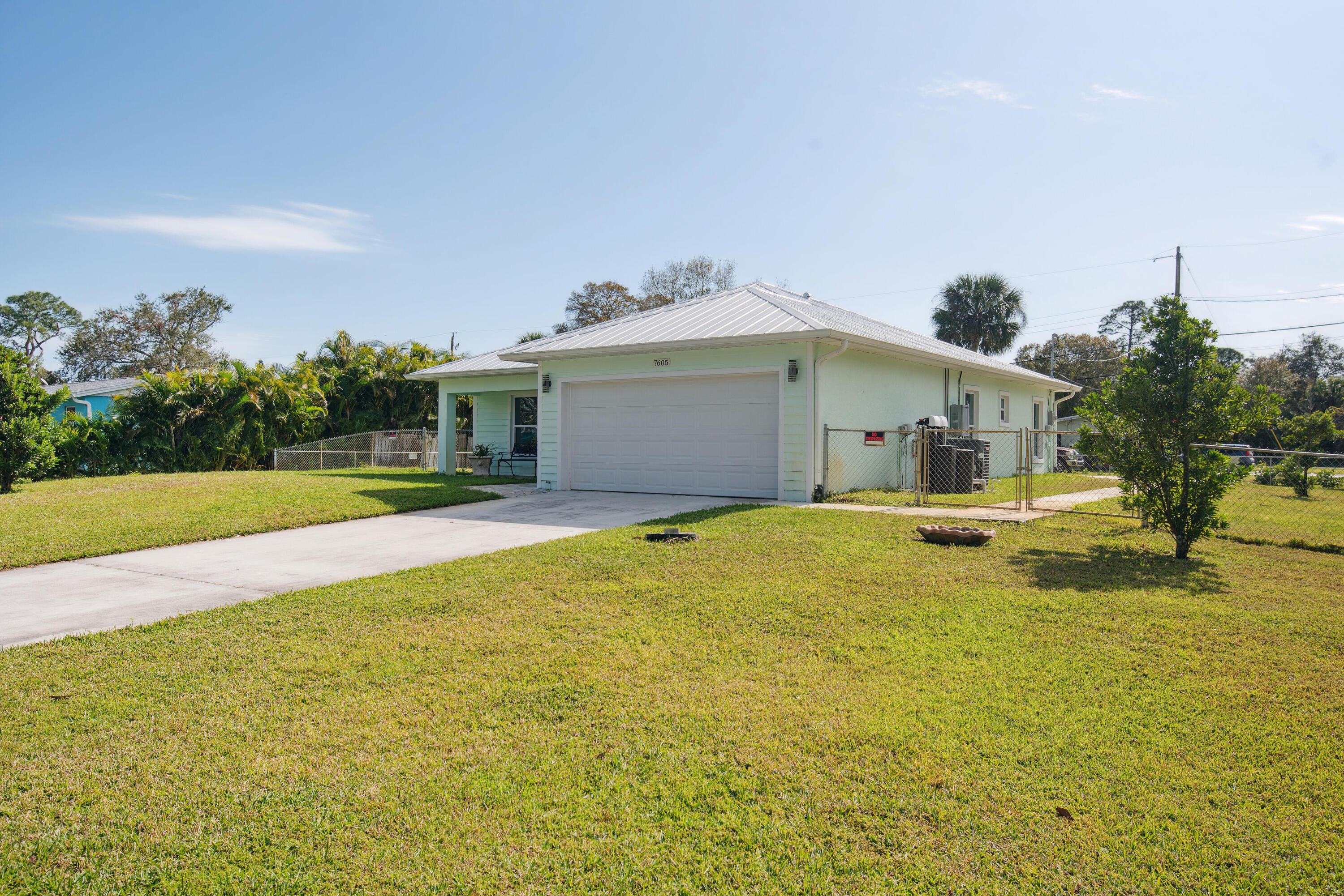 7605 Roberts Road Fort Pierce, FL 34951 - Photo 4 of 41 beyc67868fa7db235