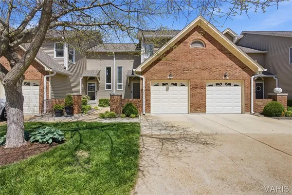 $369,000 | 16180 Lea Oak Court, Chesterfield, MO 63017