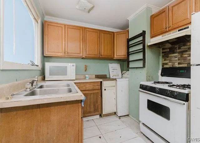 $138,500 | 18 Hillside Place, Highland, NY 12528