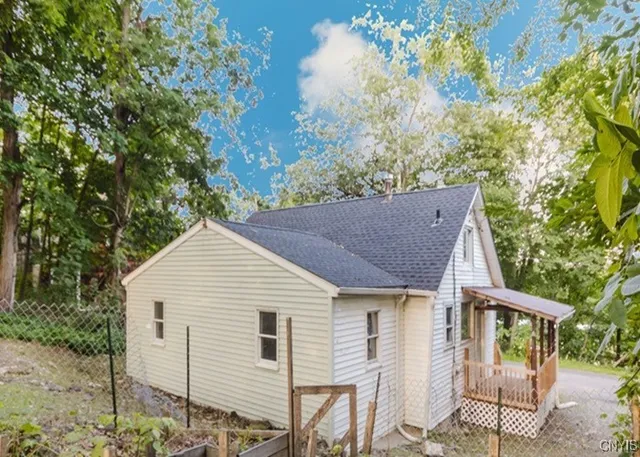 $138,500 | 18 Hillside Place, Highland, NY 12528