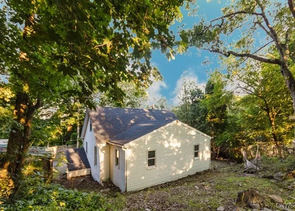 $138,500 | 18 Hillside Place, Highland, NY 12528