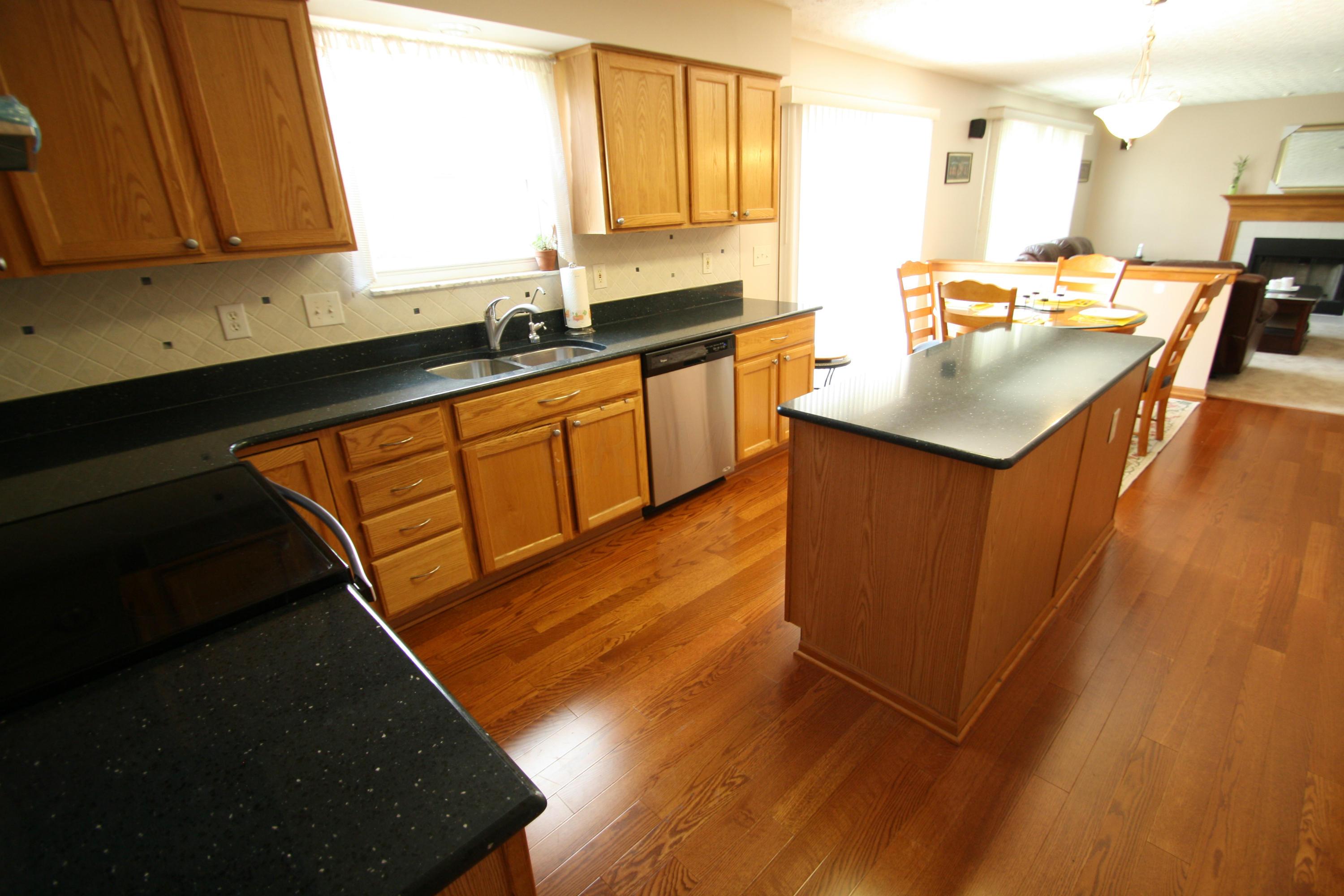 2198 Reeves Avenue Lewis Center, OH 43035 - Photo 9 of 28 Gallery Image 9