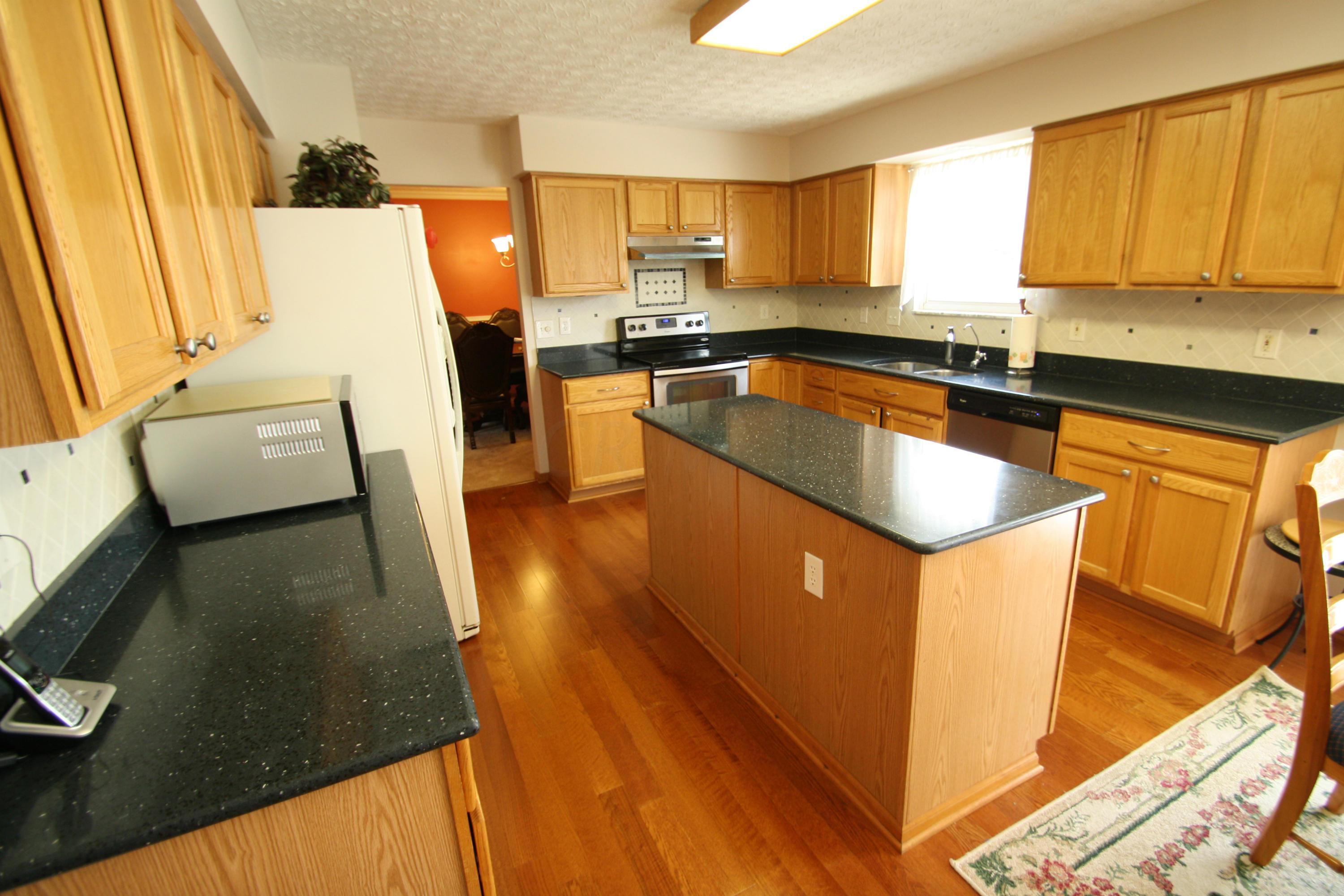 2198 Reeves Avenue Lewis Center, OH 43035 - Photo 10 of 28 Gallery Image 10
