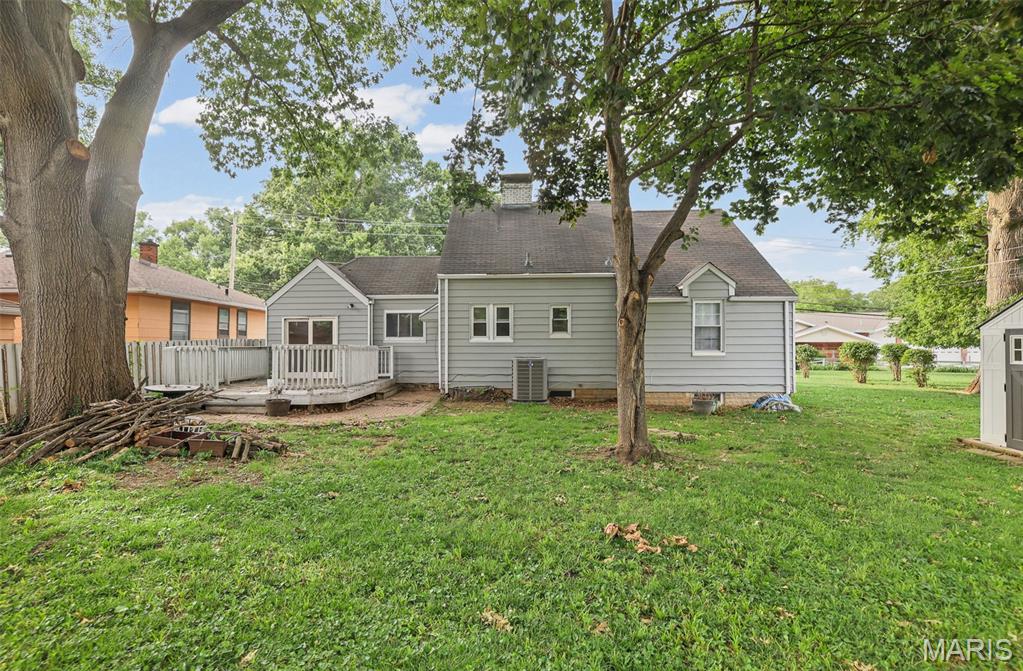 308 Carlyle Avenue Belleville, IL 62221 - Photo 3 of 33