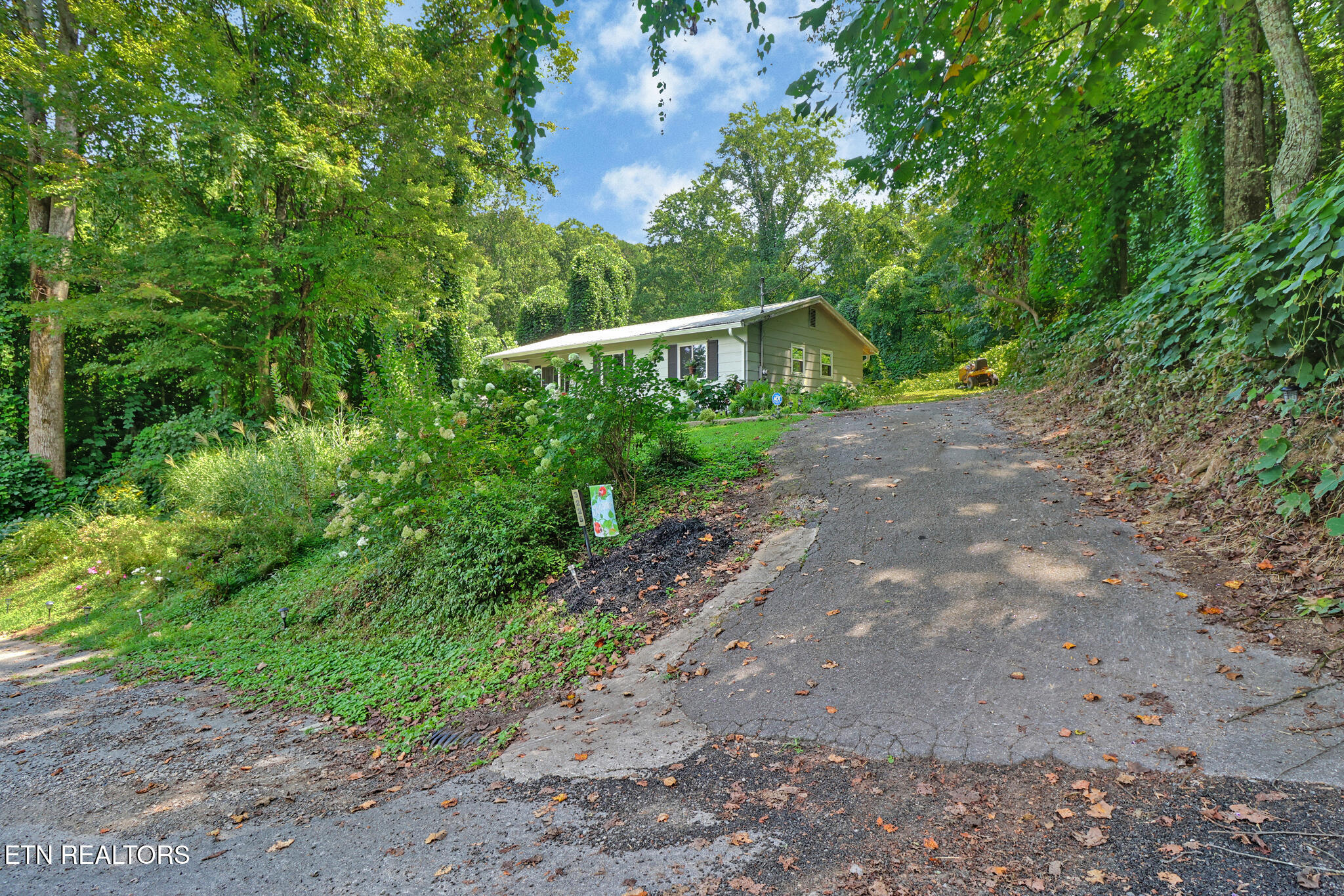 3225 West Wolf Valley Road Clinton, TN 37716 - Photo 8 of 30 if1a9641-if1a9645