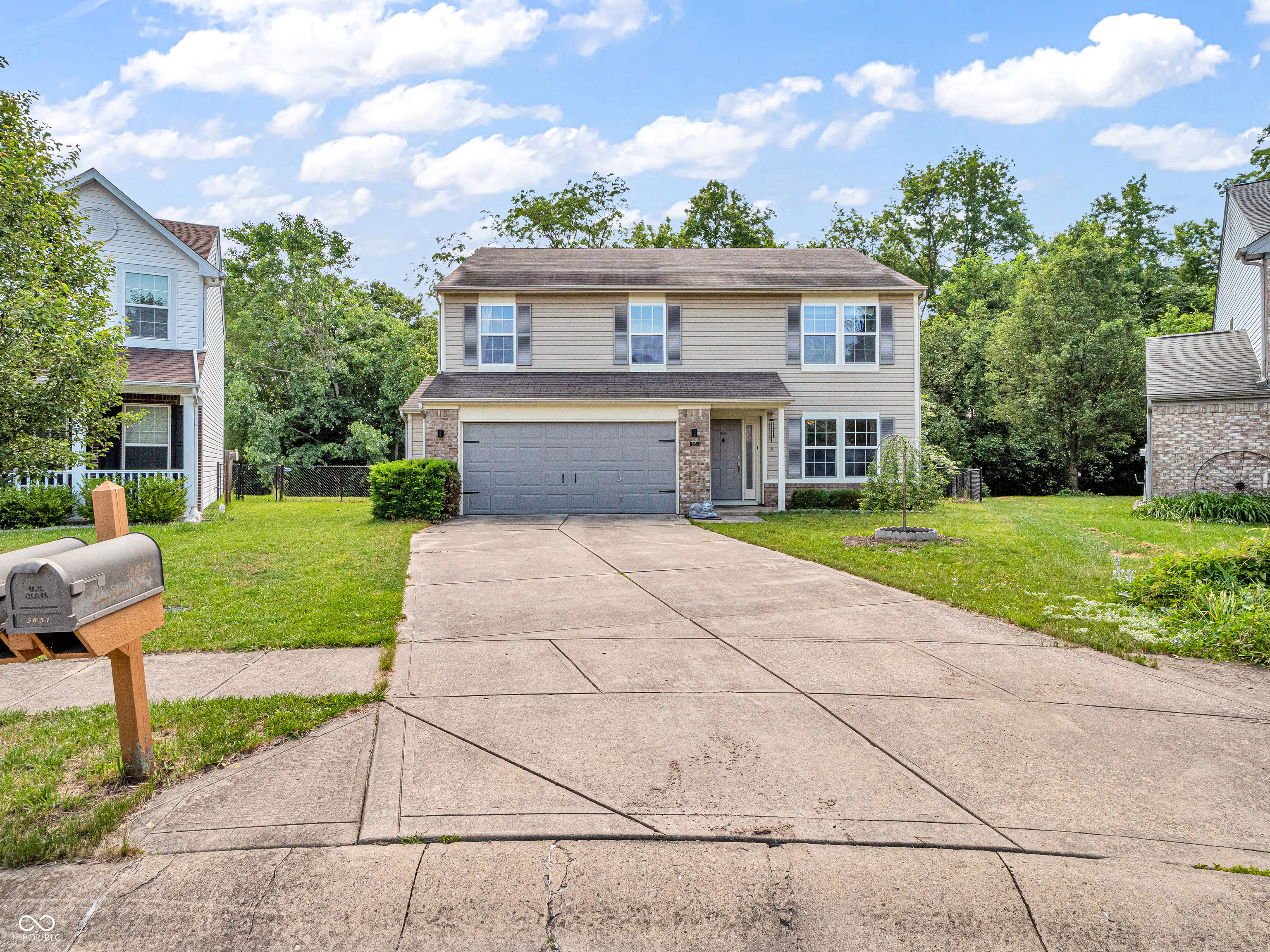 5851 Long Ridge Place Indianapolis, IN 46221 - Photo 3 of 34