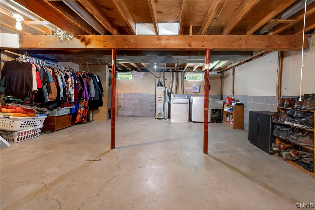 4326 Cinnamon Path Clay, NY 13090 - Photo 35 of 43