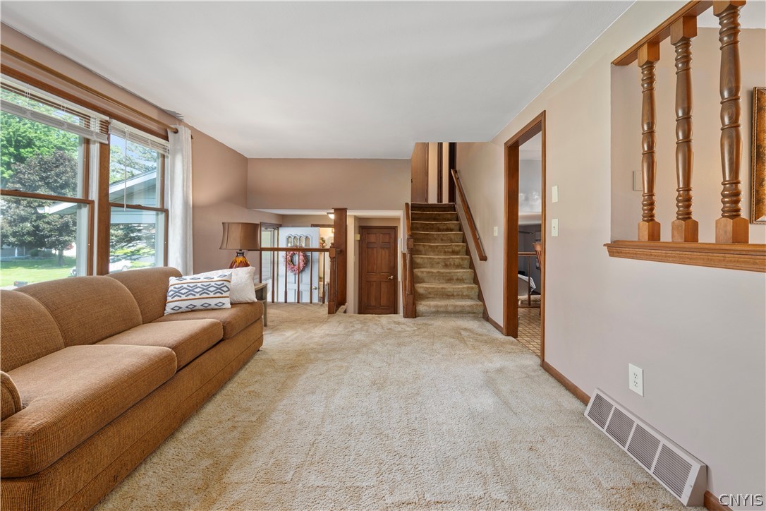 4326 Cinnamon Path Clay, NY 13090 - Photo 10 of 43