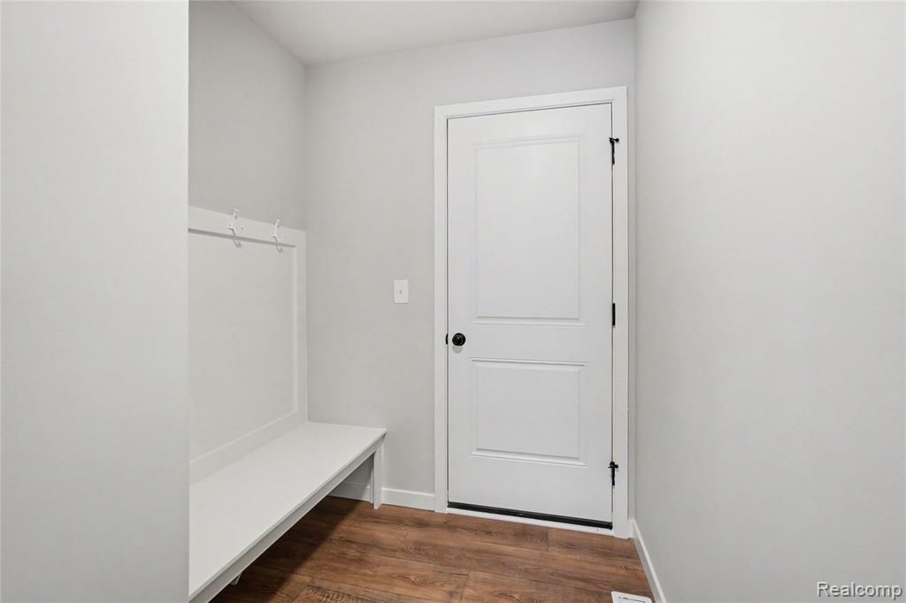 6044 Lahring Road Linden, MI 48451 - Photo 12 of 43