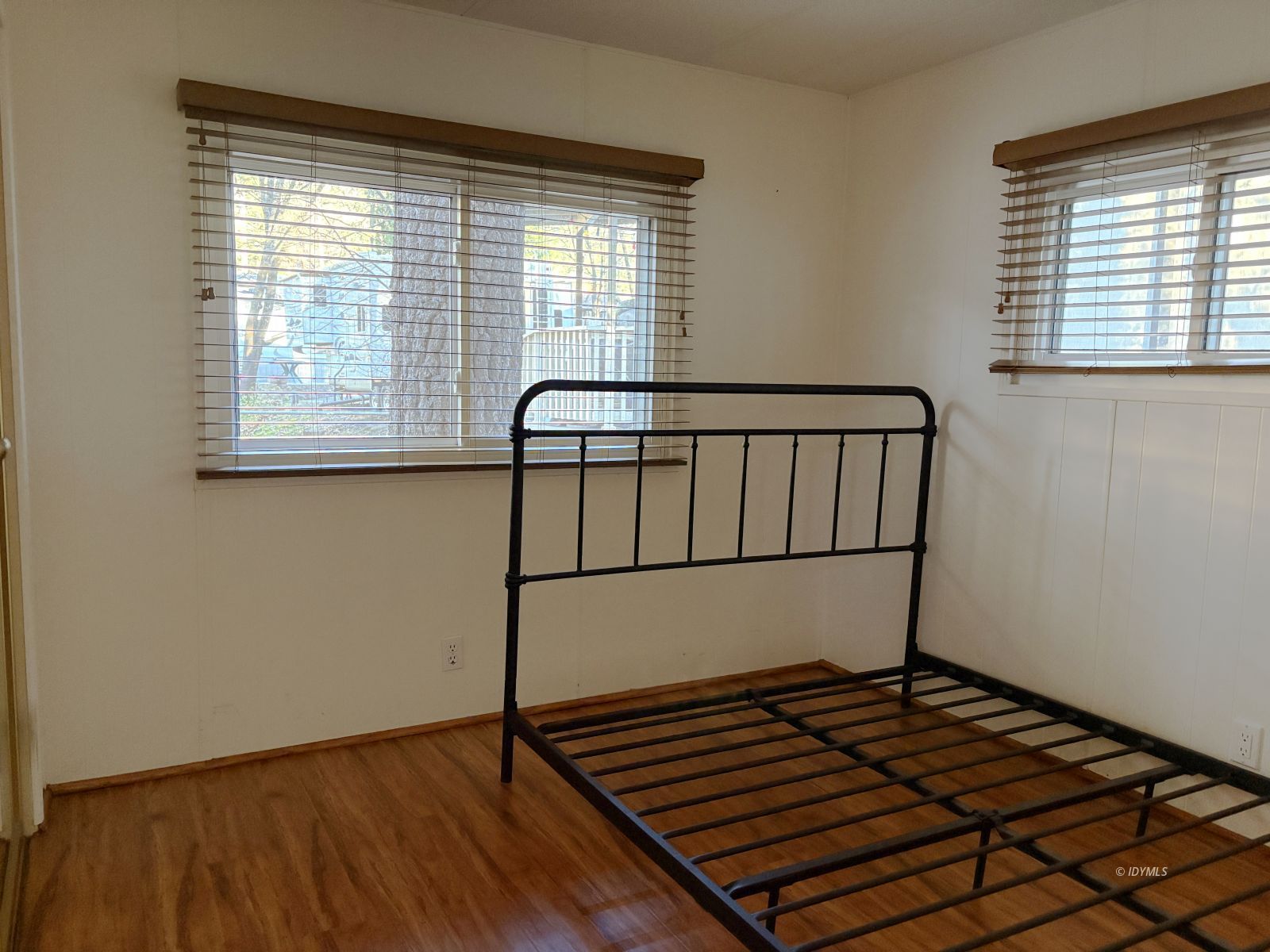 25955 Highway 243, Unit 25 Idyllwild, CA 92549 - Photo 24 of 38 a view of room with window