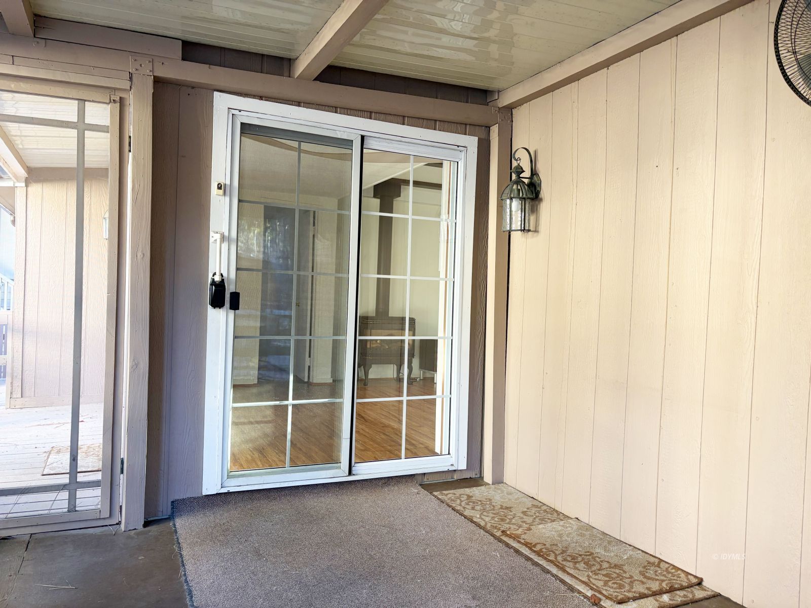 25955 Highway 243, Unit 25 Idyllwild, CA 92549 - Photo 34 of 38 a view of an empty room with a window