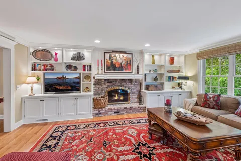 $1,100,000 | 925 Brockton Lane North, Plymouth, MN 55447