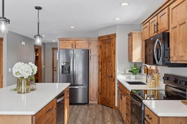 $499,900 | 1613 75th Avenue, Hammond, WI 54015