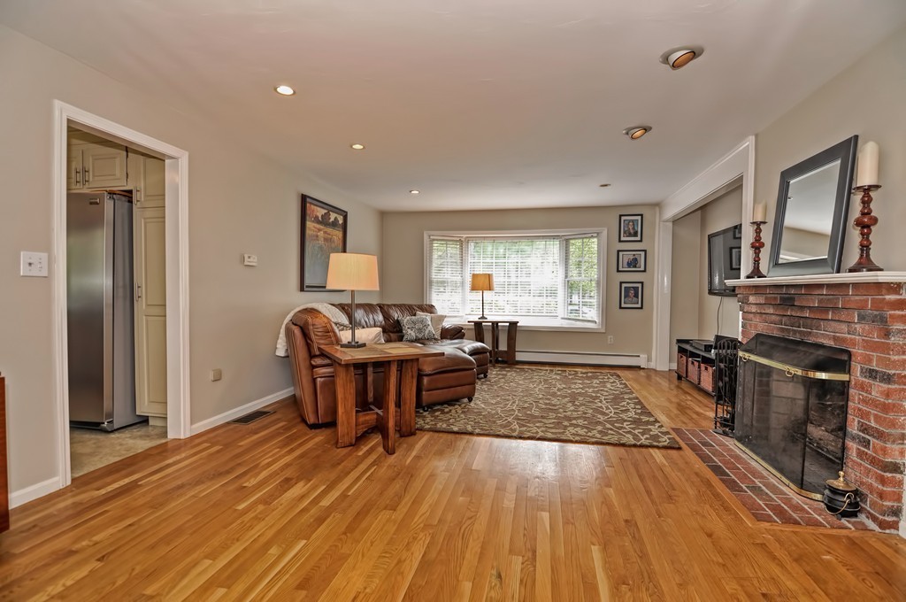 18 Ridge Road Norfolk, MA 02056 - Photo 6 of 30 Gallery Image 6