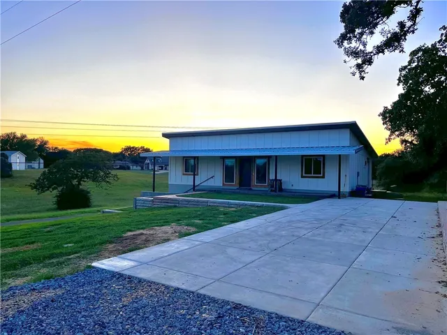 $369,000 | 114 Lakeview Drive, Hilltop Lakes, TX 77871