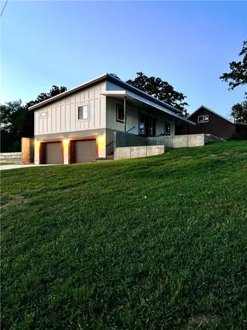 $369,000 | 114 Lakeview Drive, Hilltop Lakes, TX 77871