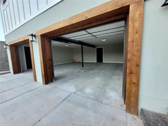 $369,000 | 114 Lakeview Drive, Hilltop Lakes, TX 77871