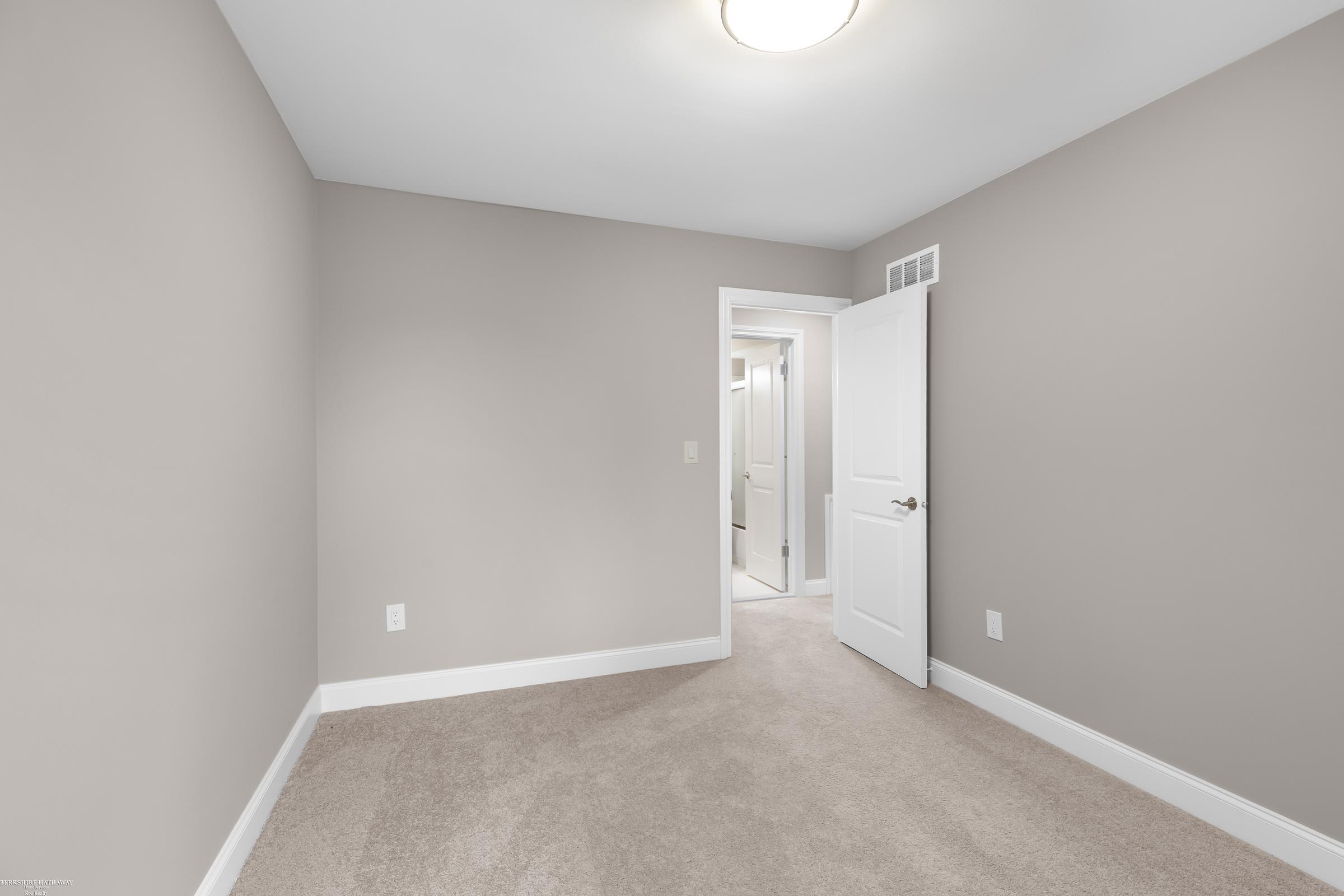 809 Oak Brook Ridge Drive Rochester Hills, MI 48307 - Photo 15 of 28