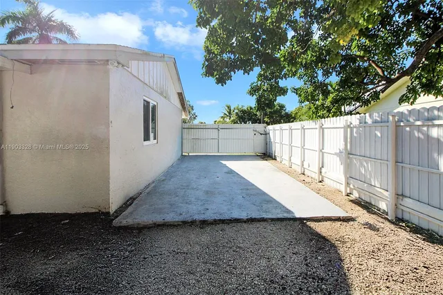 $489,000 | 365 Southwest 17th Avenue, Homestead, FL 33030