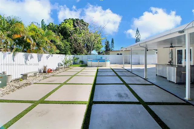 $489,000 | 365 Southwest 17th Avenue, Homestead, FL 33030