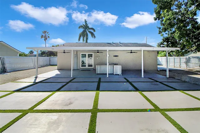 $489,000 | 365 Southwest 17th Avenue, Homestead, FL 33030