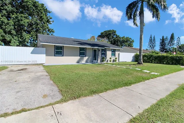 $489,000 | 365 Southwest 17th Avenue, Homestead, FL 33030